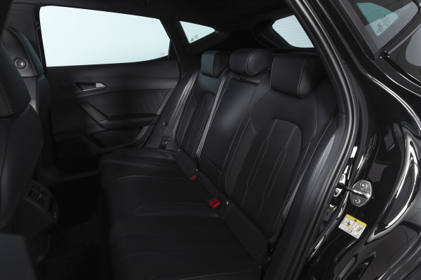 CUPRA Formentor 1.5 TSI e-Hybrid Business | S/K-Panodak | Matrix Led | Elek Trekhaak | Dig. Cockpit | Adapt. Cruise | Stoel-+Stuurverw. | PDC | Camera | App. Connect | ECC | Elek. Klep | LM 19" | 7059