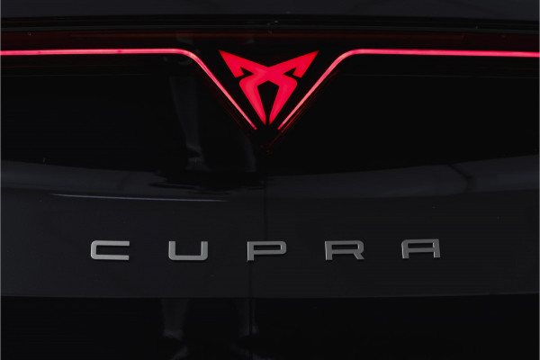 CUPRA Formentor 1.5 TSI e-Hybrid Business | S/K-Panodak | Matrix Led | Elek Trekhaak | Dig. Cockpit | Adapt. Cruise | Stoel-+Stuurverw. | PDC | Camera | App. Connect | ECC | Elek. Klep | LM 19" | 7059