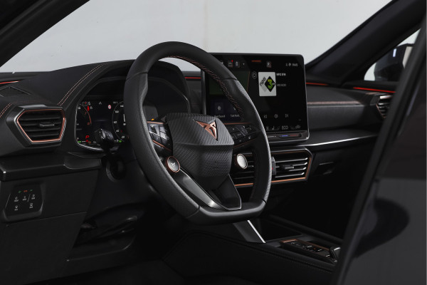 CUPRA Formentor 1.5 TSI e-Hybrid Business | S/K-Panodak | Matrix Led | Elek Trekhaak | Dig. Cockpit | Adapt. Cruise | Stoel-+Stuurverw. | PDC | Camera | App. Connect | ECC | Elek. Klep | LM 19" | 7059