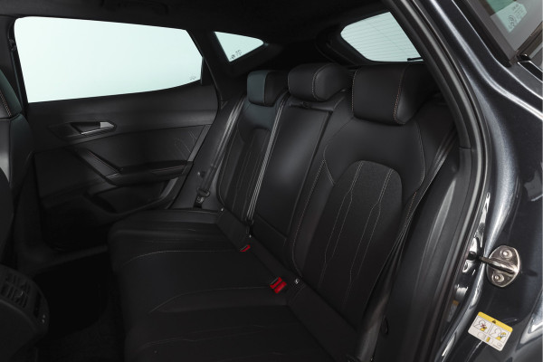 CUPRA Formentor 1.5 TSI e-Hybrid 204 PK Business | S/K-Panodak | Matrix Led | Elek Trekhaak | Dig. Cockpit | Adapt. Cruise | Stoel-+Stuurverw. | PDC | Camera | App. Connect | ECC | Elek. Klep | LM 19" | 7920