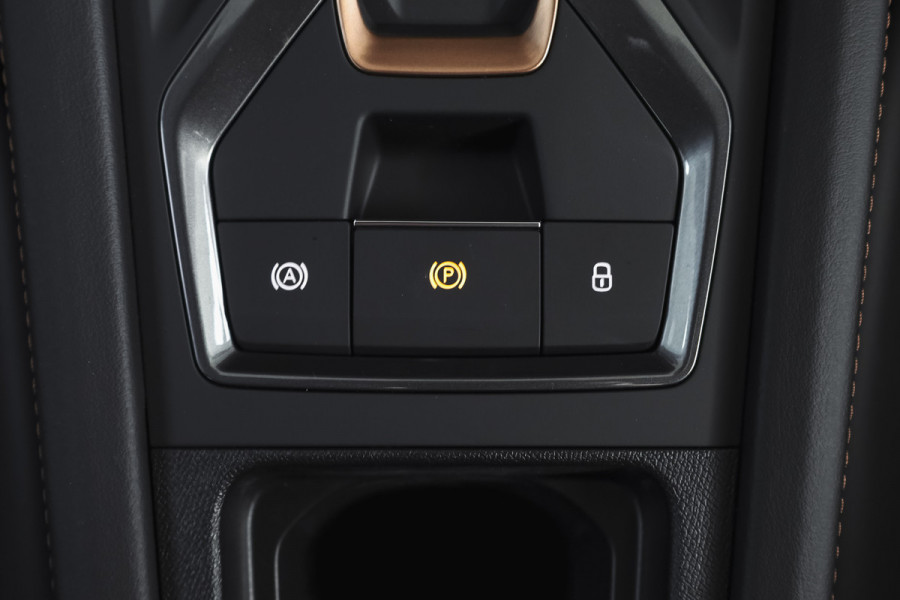 CUPRA Formentor 1.5 TSI e-Hybrid 204 PK Business | S/K-Panodak | Matrix Led | Elek Trekhaak | Dig. Cockpit | Adapt. Cruise | Stoel-+Stuurverw. | PDC | Camera | App. Connect | ECC | Elek. Klep | LM 19" | 8994