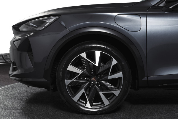 CUPRA Formentor 1.5 TSI e-Hybrid 204 PK Business | S/K-Panodak | Matrix Led | Elek Trekhaak | Dig. Cockpit | Adapt. Cruise | Stoel-+Stuurverw. | PDC | Camera | App. Connect | ECC | Elek. Klep | LM 19" | 8994