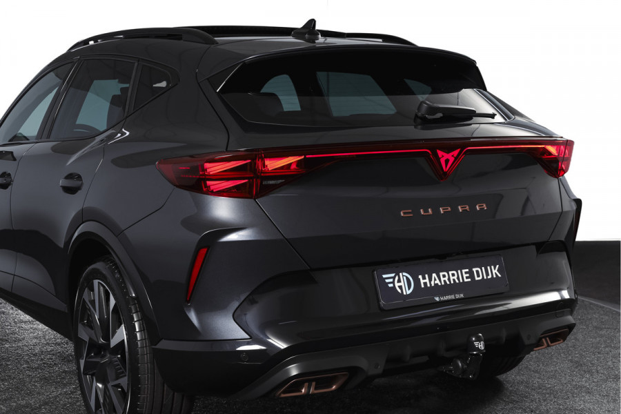 CUPRA Formentor 1.5 TSI e-Hybrid 204 PK Business | S/K-Panodak | Matrix Led | Elek Trekhaak | Dig. Cockpit | Adapt. Cruise | Stoel-+Stuurverw. | PDC | Camera | App. Connect | ECC | Elek. Klep | LM 19" | 8994