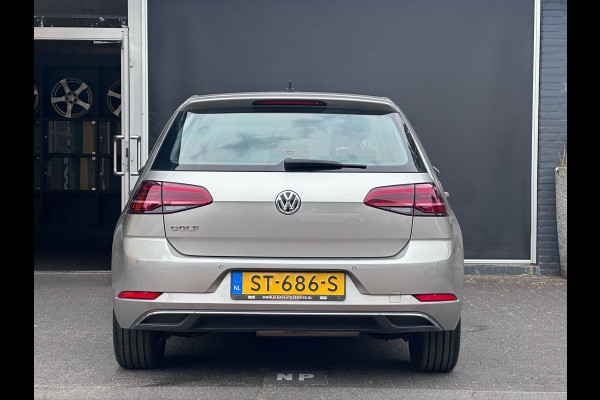 Volkswagen Golf 1.6 TDI Comfortline Business MASSAGE / CARPLAY / NAVI / ACC