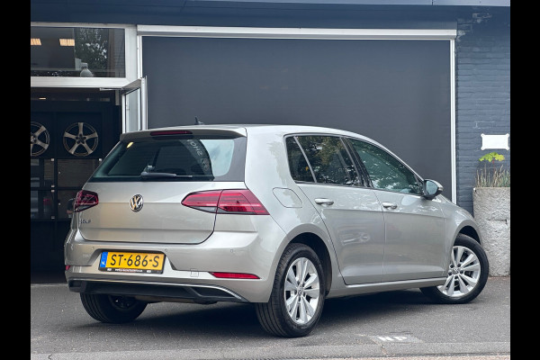 Volkswagen Golf 1.6 TDI Comfortline Business MASSAGE / CARPLAY / NAVI / ACC