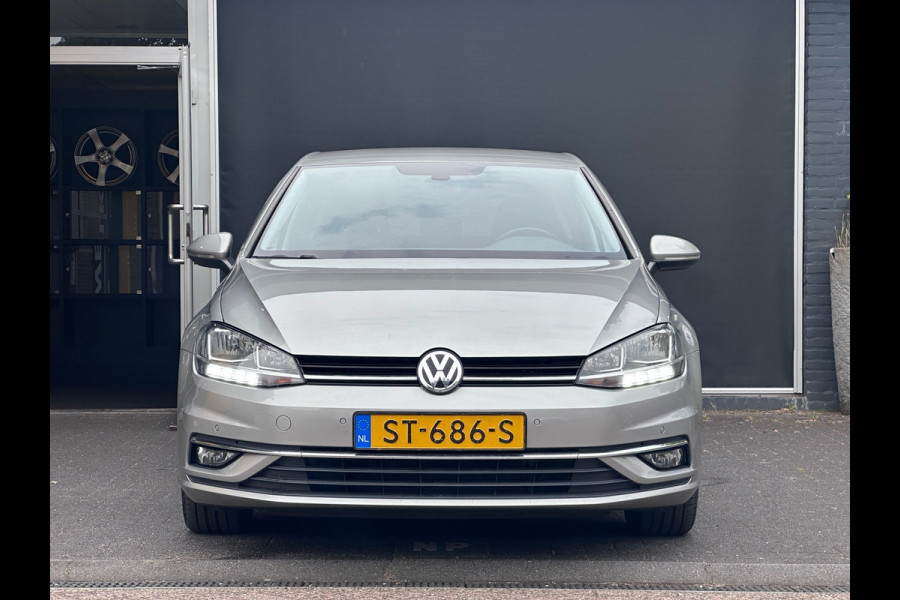 Volkswagen Golf 1.6 TDI Comfortline Business MASSAGE / CARPLAY / NAVI / ACC