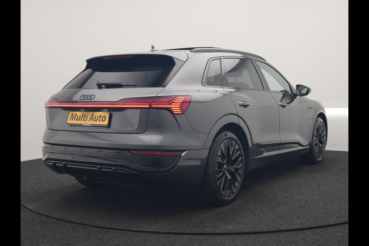 Audi Q8 e-tron 55 Quattro S Line 114 kWh 408pk Dealer O.H. | Trekhaak Afn. | Panodak | Luchtvering | Head Up | Adaptive Cruise | Bang & Olufsen | 360 Camera | Matrix LED | Alcantara Sportstoelen Verwarmd | Sfeerverlichting | Keyless | Blis | 21"L.M |
