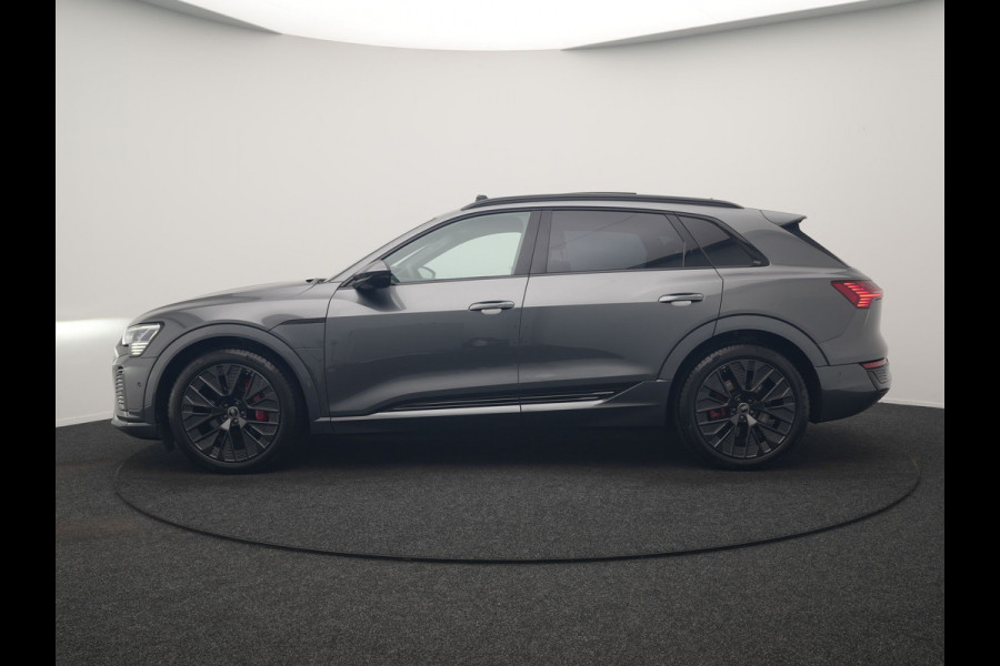 Audi Q8 e-tron 55 Quattro S Line 114 kWh 408pk Dealer O.H. | Trekhaak Afn. | Panodak | Luchtvering | Head Up | Adaptive Cruise | Bang & Olufsen | 360 Camera | Matrix LED | Alcantara Sportstoelen Verwarmd | Sfeerverlichting | Keyless | Blis | 21"L.M |