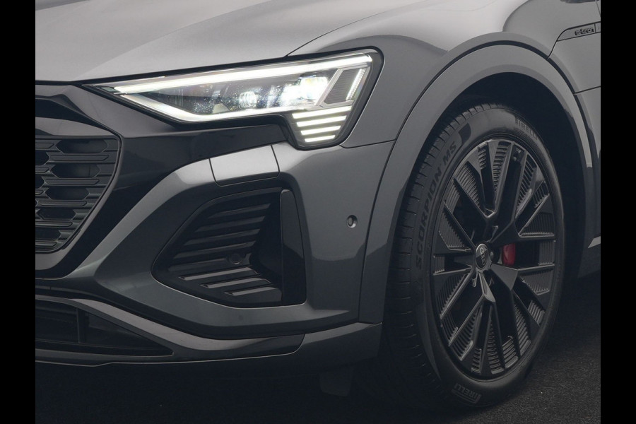 Audi Q8 e-tron 55 Quattro S Line 114 kWh 408pk Dealer O.H. | Trekhaak Afn. | Panodak | Luchtvering | Head Up | Adaptive Cruise | Bang & Olufsen | 360 Camera | Matrix LED | Alcantara Sportstoelen Verwarmd | Sfeerverlichting | Keyless | Blis | 21"L.M |