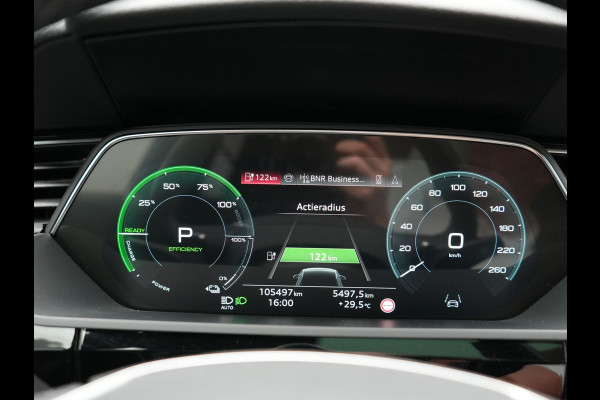 Audi Q8 e-tron 55 Quattro S Line 114 kWh 408pk Dealer O.H. | Trekhaak Afn. | Panodak | Luchtvering | Head Up | Adaptive Cruise | Bang & Olufsen | 360 Camera | Matrix LED | Alcantara Sportstoelen Verwarmd | Sfeerverlichting | Keyless | Blis | 21"L.M |