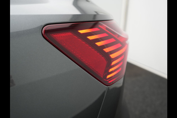 Audi Q8 e-tron 55 Quattro S Line 114 kWh 408pk Dealer O.H. | Trekhaak Afn. | Panodak | Luchtvering | Head Up | Adaptive Cruise | Bang & Olufsen | 360 Camera | Matrix LED | Alcantara Sportstoelen Verwarmd | Sfeerverlichting | Keyless | Blis | 21"L.M |