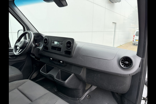 Mercedes-Benz eSprinter 312 55 kWh L2H2 Elektrisch 145km WLTP 80kw Snelladen Climate Control