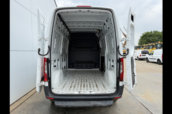 Mercedes-Benz eSprinter 312 55 kWh L2H2 Elektrisch 145km WLTP 80kw Snelladen Climate Control
