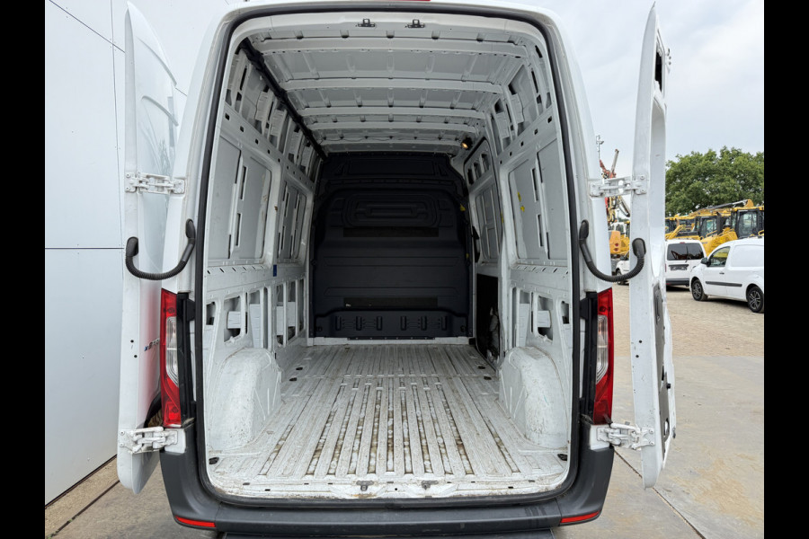 Mercedes-Benz eSprinter 312 55 kWh L2H2 Elektrisch 145km WLTP 80kw Snelladen Climate Control