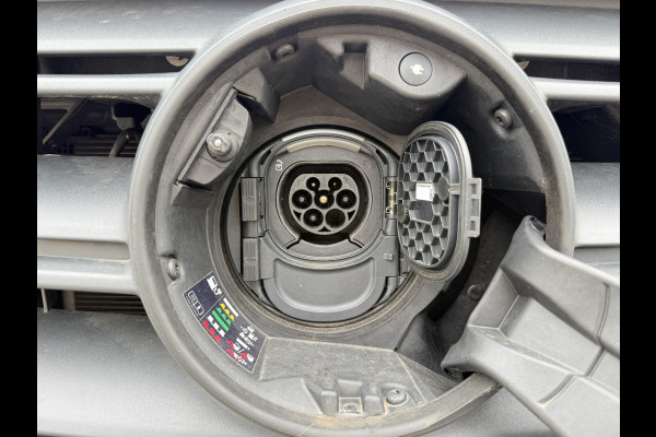 Mercedes-Benz eSprinter 312 55 kWh L2H2 Elektrisch 145km WLTP 80kw Snelladen Climate Control