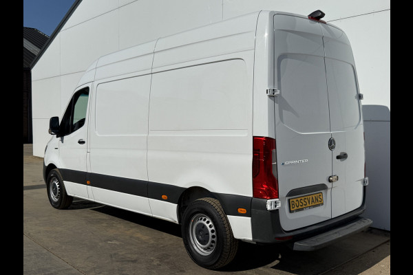 Mercedes-Benz eSprinter 312 55 kWh L2H2 Elektrisch 145km WLTP 92,5% (SOH) 80kw Snelladen Climate Control Camera