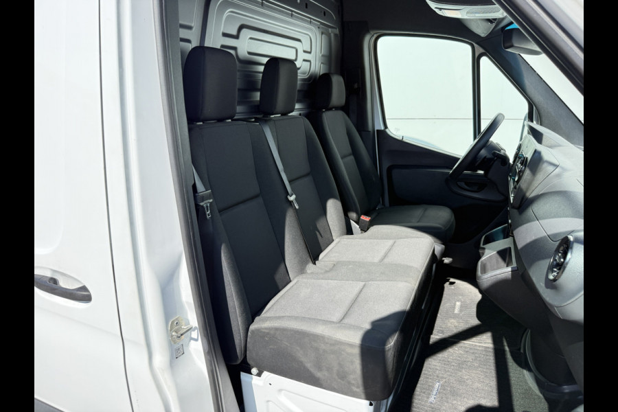 Mercedes-Benz eSprinter 312 55 kWh L2H2 Elektrisch 145km WLTP 92,5% (SOH) 80kw Snelladen Climate Control Camera