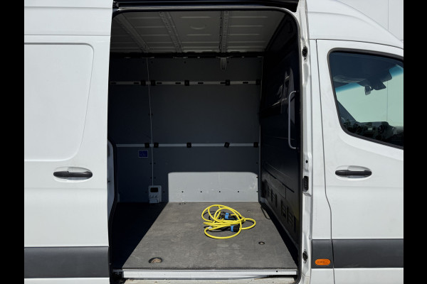 Mercedes-Benz eSprinter 312 55 kWh L2H2 Elektrisch 145km WLTP 92,5% (SOH) 80kw Snelladen Climate Control Camera