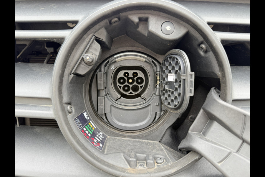 Mercedes-Benz eSprinter 312 55 kWh L2H2 Elektrisch 145km WLTP 92,5% (SOH) 80kw Snelladen Climate Control Camera