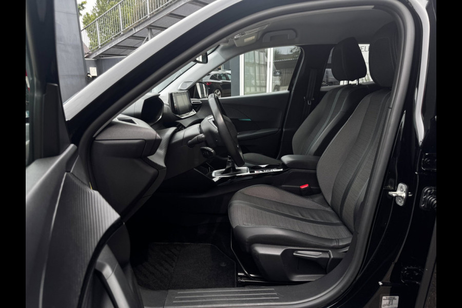 Peugeot 2008 1.2 PT Allure | 130 PK | Trekhaak | Navigatie | NL-Auto | Parkeersensoren | Climate Control |