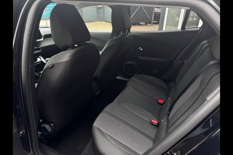 Peugeot 2008 1.2 PT Allure | 130 PK | Trekhaak | Navigatie | NL-Auto | Parkeersensoren | Climate Control |