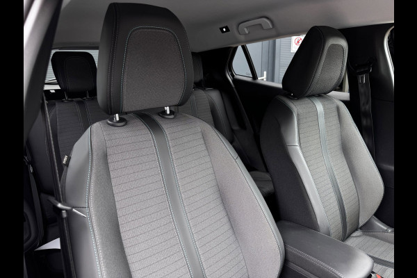 Peugeot 2008 1.2 PT Allure | 130 PK | Trekhaak | Navigatie | NL-Auto | Parkeersensoren | Climate Control |