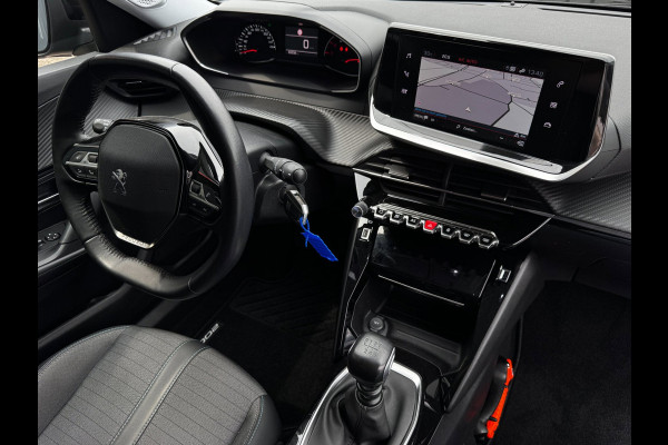 Peugeot 2008 1.2 PT Allure | 130 PK | Trekhaak | Navigatie | NL-Auto | Parkeersensoren | Climate Control |