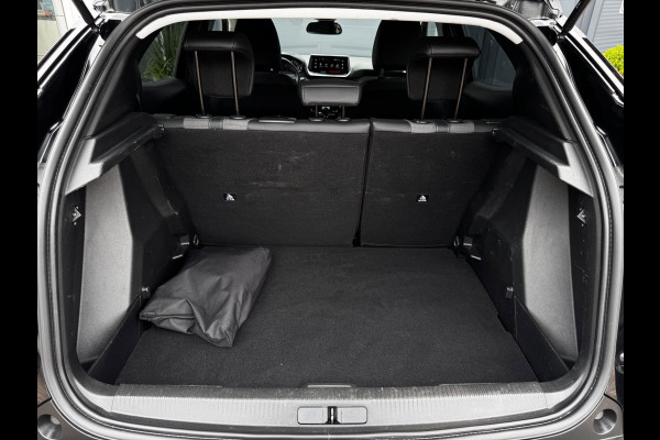 Peugeot 2008 1.2 PT Allure | 130 PK | Trekhaak | Navigatie | NL-Auto | Parkeersensoren | Climate Control |
