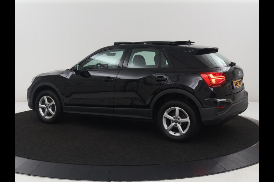 Audi Q2 30 TFSI Advanced edition | Panoramadak | Leder | Virtual Dashboard | Stoelverwarming | Climate control | Camera | Park assist | Cruise control | Navigatie |