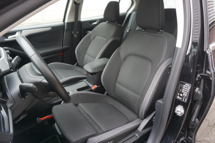 Ford Focus 1.0 EcoB.125PK Hybrid Business/WinterPack/Camera/ AGR-Comfort Stoel.