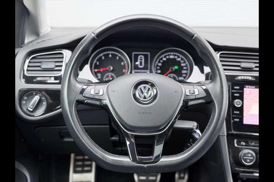 Volkswagen Golf 1.5 TSI Highline Pano/Virtual/Camera
