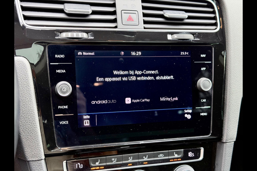 Volkswagen Golf 1.5 TSI Highline Pano/Virtual/Camera