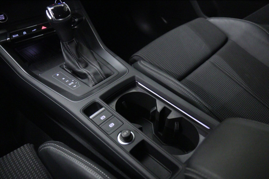 Audi Q3 Sportback 45 TFSI e S Edition 3X S-Line /PANO/CARPLAY/KEYLES/STOELV/BOMVOL