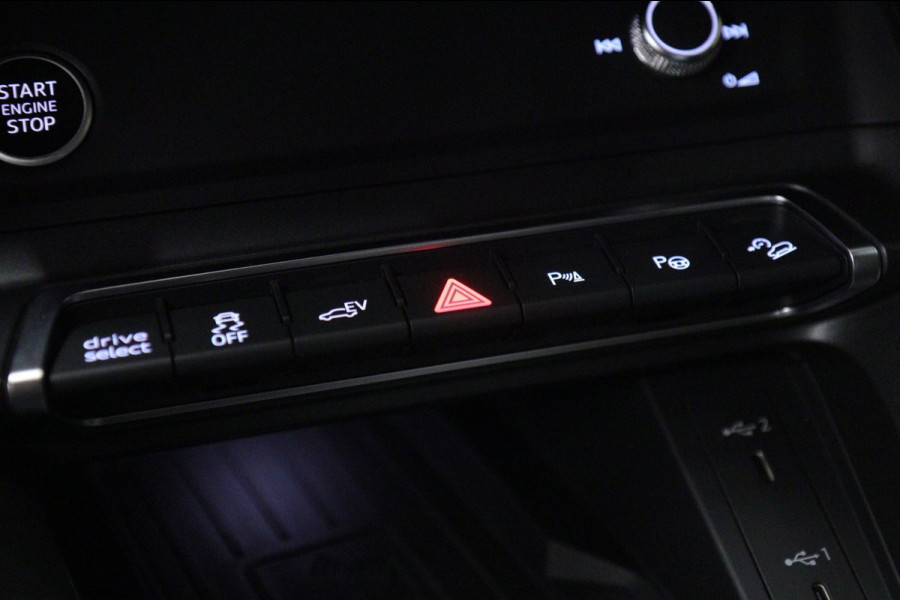 Audi Q3 Sportback 45 TFSI e S Edition 3X S-Line /PANO/CARPLAY/KEYLES/STOELV/BOMVOL