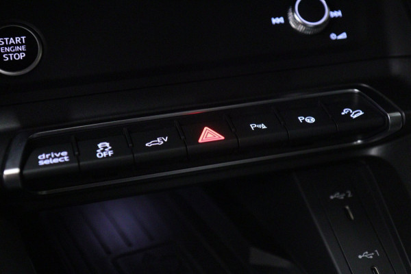 Audi Q3 Sportback 45 TFSI e S Edition 3X S-Line /PANO/CARPLAY/KEYLES/STOELV/BOMVOL
