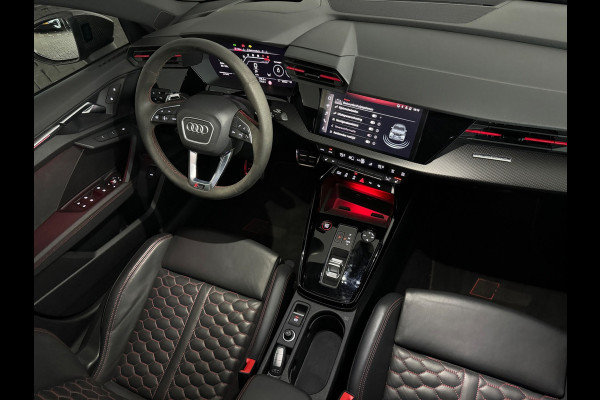 Audi RS3 Sportback 2.5 TFSI quattro Pano|Ceramic|Akra|Massage