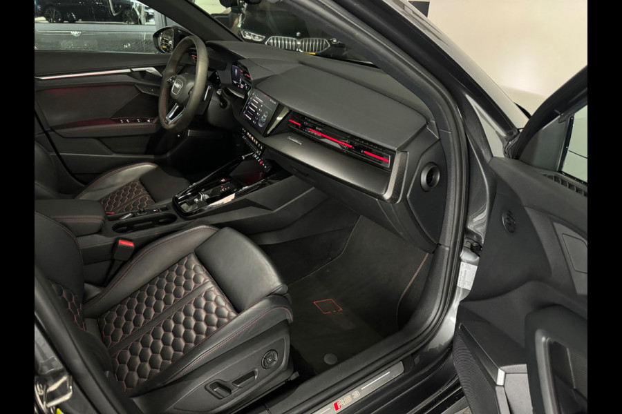 Audi RS3 Sportback 2.5 TFSI quattro Pano|Ceramic|Akra|Massage