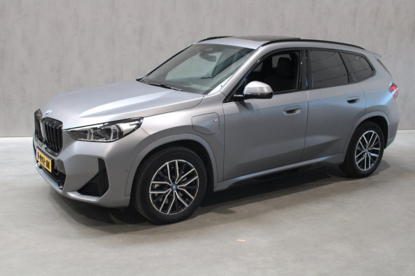 BMW X1 XDrive30e M Sport Panorama/360g Camera/H&K/ Zeer veel Extra's Prijs is Rijklaar