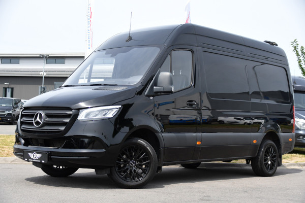 Mercedes-Benz Sprinter 317 1.9 CDI L2H2 RWD Black Edition Camera, Cruise, Carplay, LED, 170pk, Automaat, Stoelverwarming, Standkachel, Mbux, Leder, Uniek!
