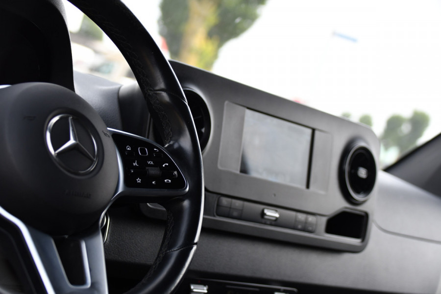 Mercedes-Benz Sprinter 317 1.9 CDI L2H2 RWD Black Edition Camera, Cruise, Carplay, LED, 170pk, Automaat, Stoelverwarming, Standkachel, Mbux, Leder, Uniek!