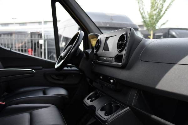 Mercedes-Benz Sprinter 317 1.9 CDI L2H2 RWD Black Edition Camera, Cruise, Carplay, LED, 170pk, Automaat, Stoelverwarming, Standkachel, Mbux, Leder, Uniek!