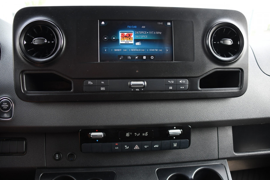 Mercedes-Benz Sprinter 317 1.9 CDI L2H2 RWD Black Edition Camera, Cruise, Carplay, LED, 170pk, Automaat, Stoelverwarming, Standkachel, Mbux, Leder, Uniek!