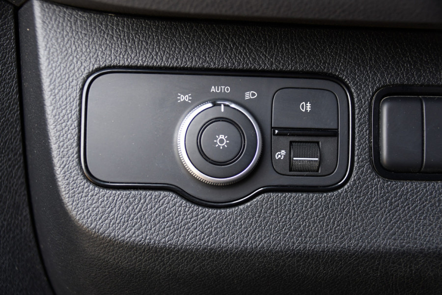 Mercedes-Benz Sprinter 317 1.9 CDI L2H2 RWD Black Edition Camera, Cruise, Carplay, LED, 170pk, Automaat, Stoelverwarming, Standkachel, Mbux, Leder, Uniek!