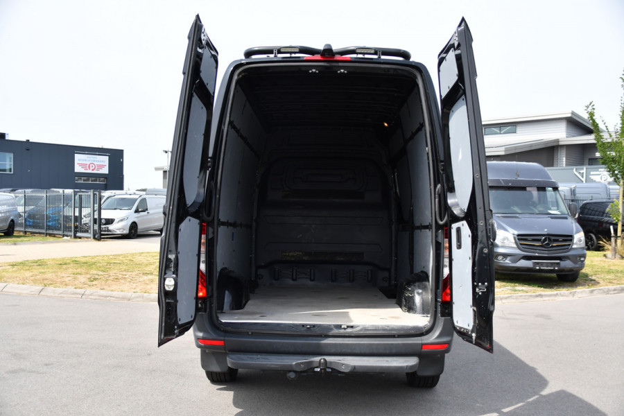 Mercedes-Benz Sprinter 317 1.9 CDI L2H2 RWD Black Edition Camera, Cruise, Carplay, LED, 170pk, Automaat, Stoelverwarming, Standkachel, Mbux, Leder, Uniek!