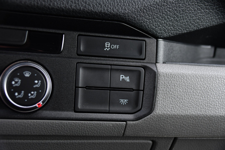 Volkswagen Crafter 35 2.0 TDI L3H2 PB Edition Cruise, Carplay, LED, Multimedia, Sensoren, Voorruit verwarming, 140pk, Automaat, Uniek!