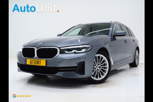 BMW 5 Serie Touring 530e | Panoramadak | Leder | Camera | Sfeerlicht | Keyless | Stoelverwarming | Cruise | Carplay