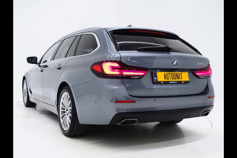 BMW 5 Serie Touring 530e | Panoramadak | Leder | Camera | Sfeerlicht | Keyless | Stoelverwarming | Cruise | Carplay