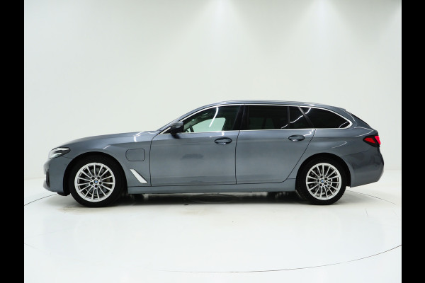 BMW 5 Serie Touring 530e | Panoramadak | Leder | Camera | Sfeerlicht | Keyless | Stoelverwarming | Cruise | Carplay