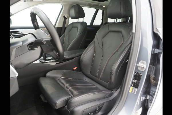 BMW 5 Serie Touring 530e | Panoramadak | Leder | Camera | Sfeerlicht | Keyless | Stoelverwarming | Cruise | Carplay