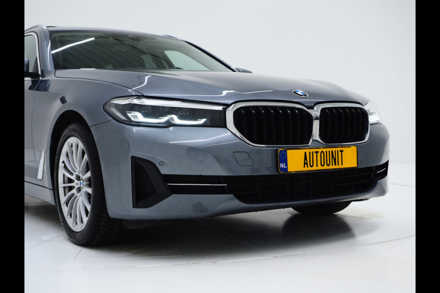 BMW 5 Serie Touring 530e | Panoramadak | Leder | Camera | Sfeerlicht | Keyless | Stoelverwarming | Cruise | Carplay